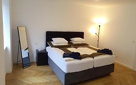 Top Apartment